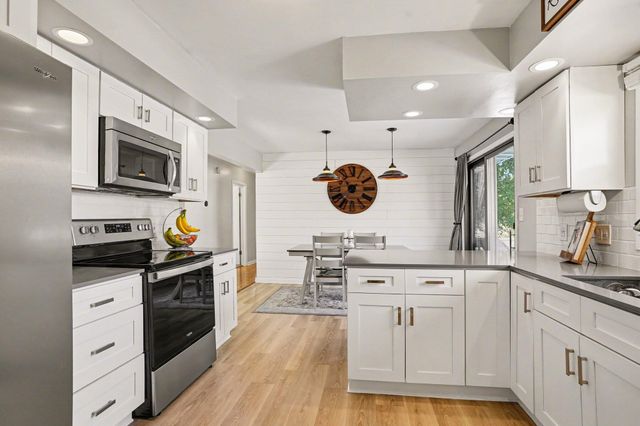 230 W Byron Road, Norton Shores, MI 49441