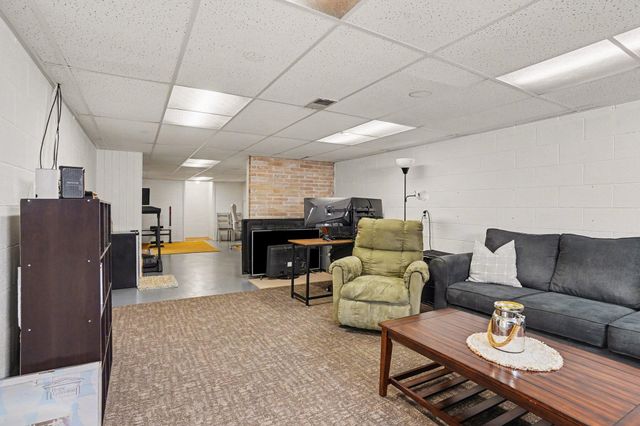 230 W Byron Road, Norton Shores, MI 49441