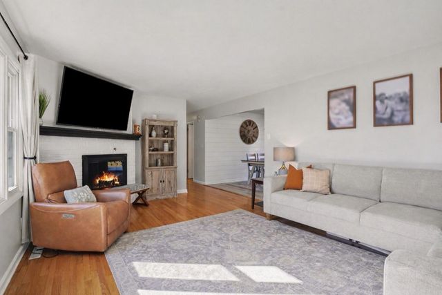 230 W Byron Road, Norton Shores, MI 49441