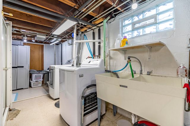 7445 Woodmar Avenue, Hammond, IN 46323