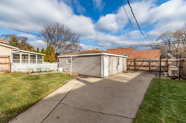 7445 Woodmar Avenue, Hammond, IN 46323