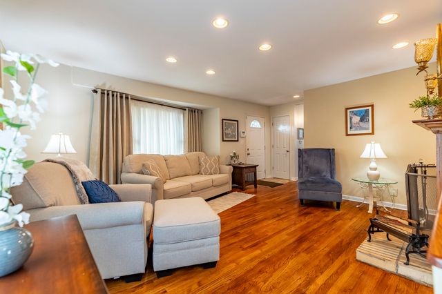 7445 Woodmar Avenue, Hammond, IN 46323