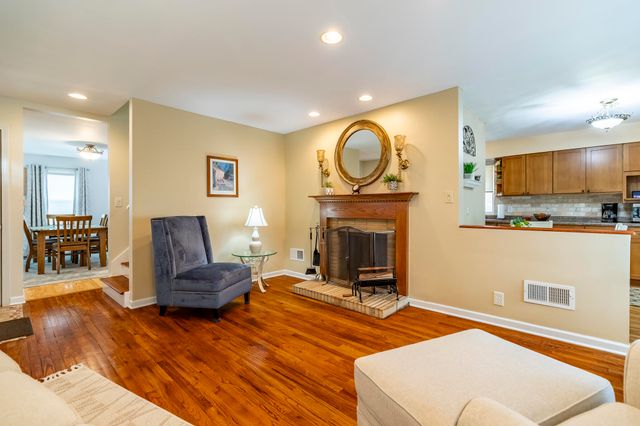 7445 Woodmar Avenue, Hammond, IN 46323