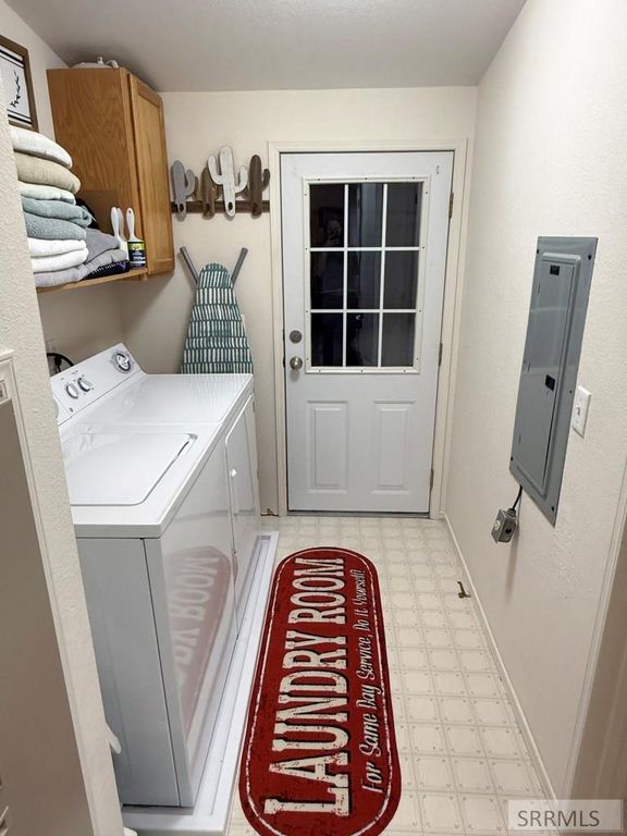 Image 11 of property listing at 679 E 2nd N, Downey, ID 83234