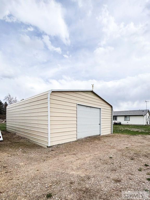 Image 16 of property listing at 679 E 2nd N, Downey, ID 83234