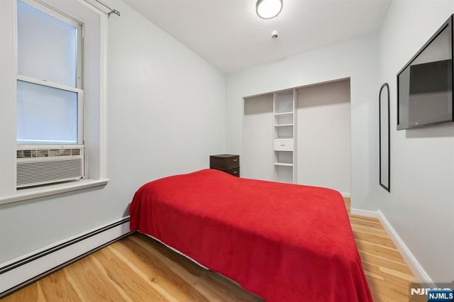 297 Runyon Street, Newark, NJ 07108