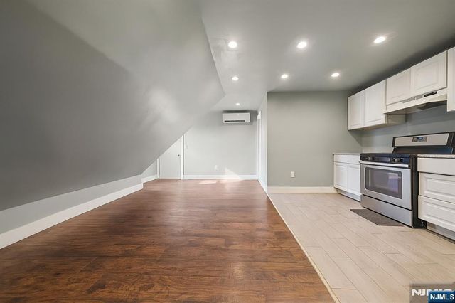 297 Runyon Street, Newark, NJ 07108