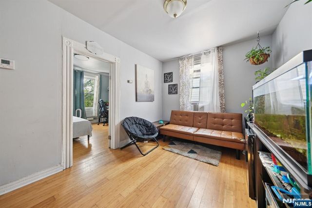 297 Runyon Street, Newark, NJ 07108