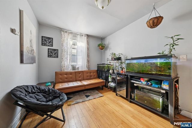 297 Runyon Street, Newark, NJ 07108