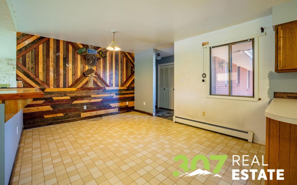 20 Casper Dr, Cody, WY 82414 photo 3