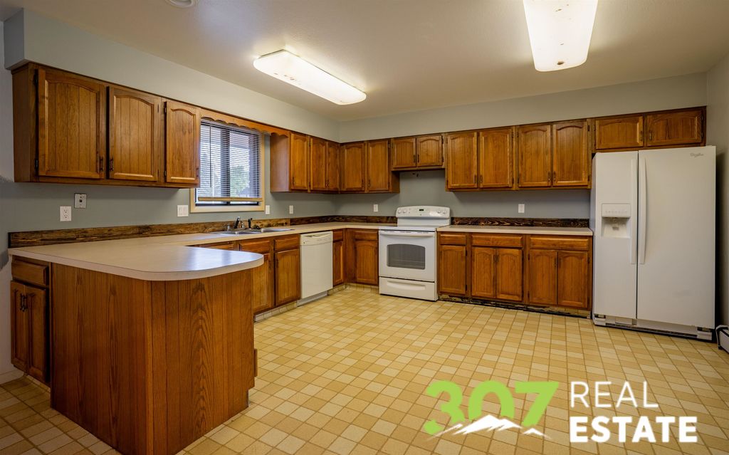 20 Casper Dr, Cody, WY 82414 photo 5
