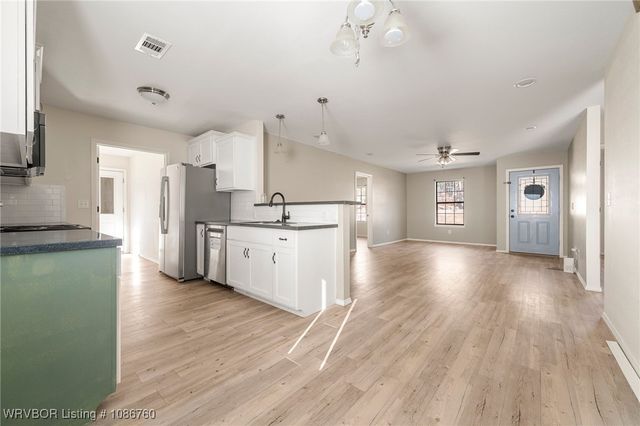 1619 Burchfiel Mountain, Cedarville, AR 72932