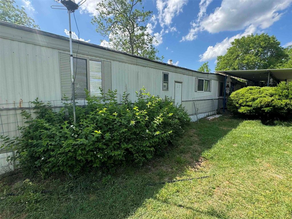 1103 Long Street, Gladewater, TX 75647