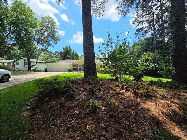 247 Sandra Drive NW, Lilburn, GA 30047