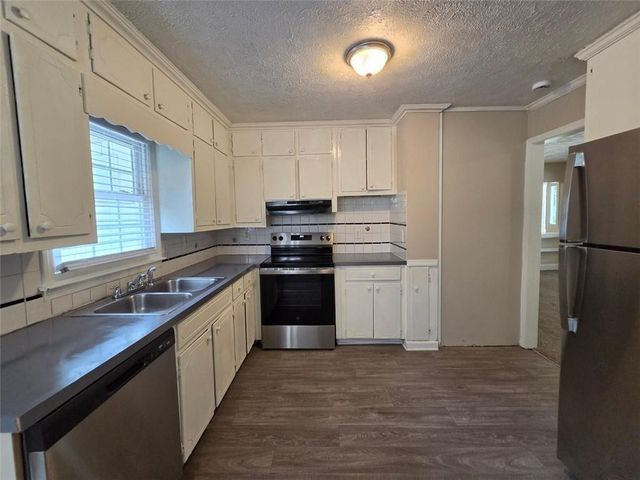 247 Sandra Drive NW, Lilburn, GA 30047