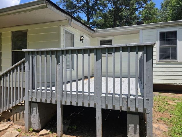 247 Sandra Drive NW, Lilburn, GA 30047