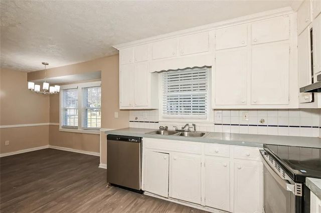 247 Sandra Drive NW, Lilburn, GA 30047