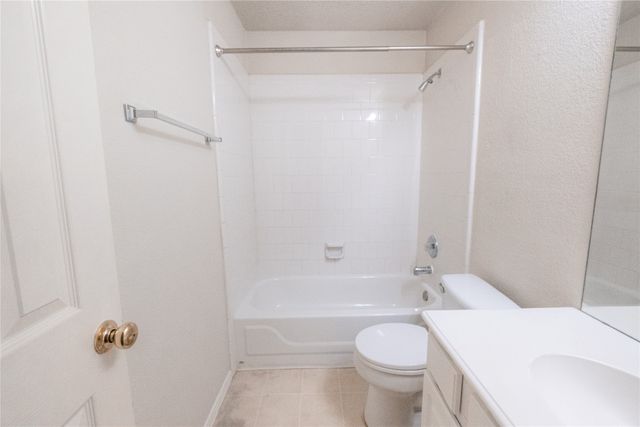 817 Stafford Station Drive, Saginaw, TX 76131