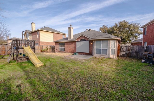 817 Stafford Station Drive, Saginaw, TX 76131