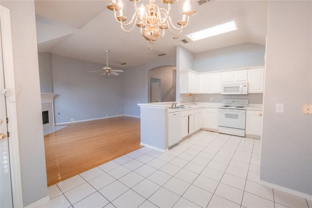 817 Stafford Station Drive, Saginaw, TX 76131