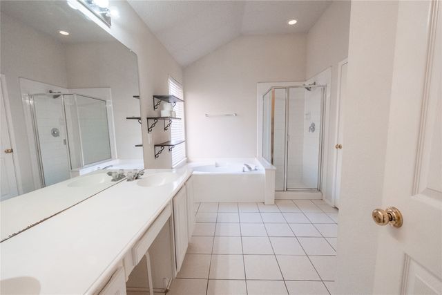 817 Stafford Station Drive, Saginaw, TX 76131