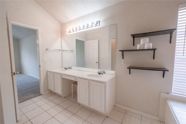 817 Stafford Station Drive, Saginaw, TX 76131