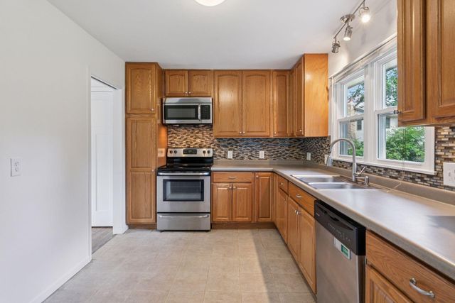 2125 Sapphire Lane, Eagan, MN 55122