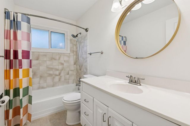 2125 Sapphire Lane, Eagan, MN 55122