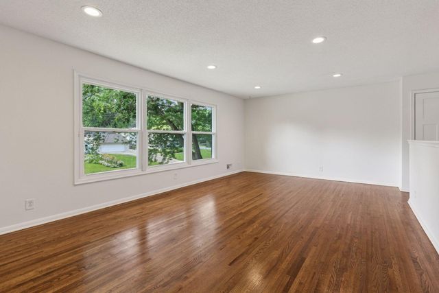2125 Sapphire Lane, Eagan, MN 55122