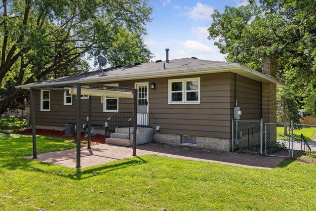 2125 Sapphire Lane, Eagan, MN 55122