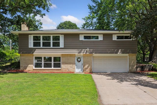 2125 Sapphire Lane, Eagan, MN 55122