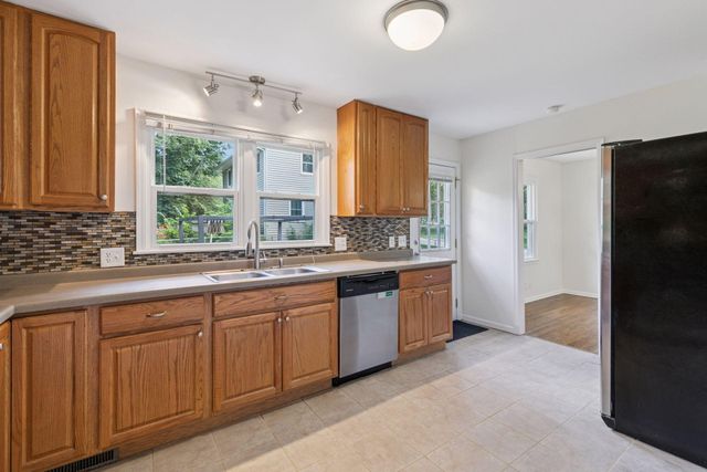2125 Sapphire Lane, Eagan, MN 55122