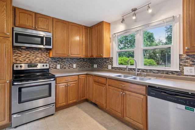 2125 Sapphire Lane, Eagan, MN 55122
