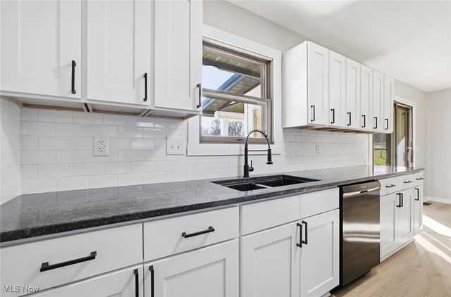 1747 E Airport Road NE, Mcconnelsville, OH 43756