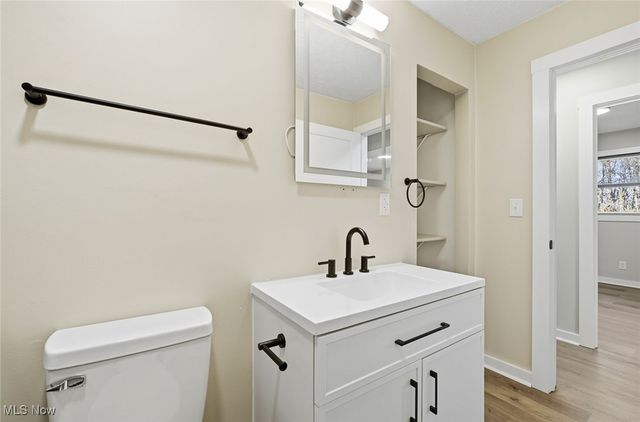 1747 E Airport Road NE, Mcconnelsville, OH 43756