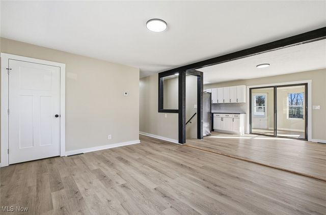 1747 E Airport Road NE, Mcconnelsville, OH 43756