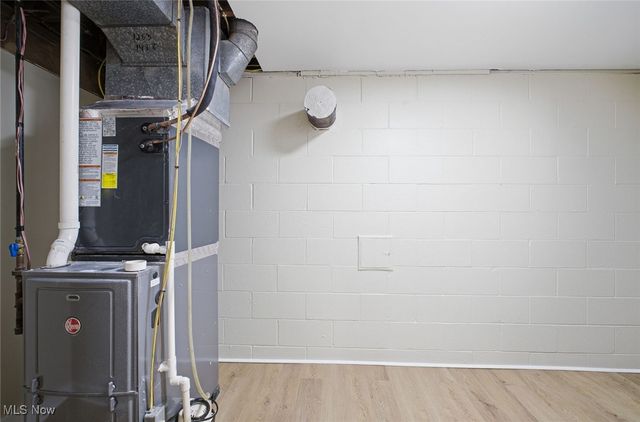 1747 E Airport Road NE, Mcconnelsville, OH 43756