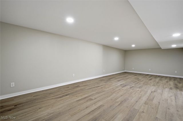 1747 E Airport Road NE, Mcconnelsville, OH 43756