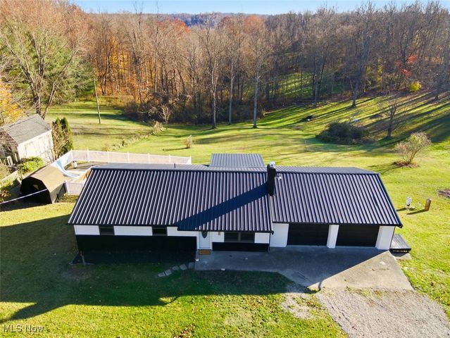 1747 E Airport Road NE, Mcconnelsville, OH 43756