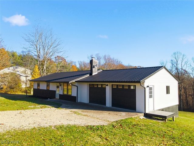 1747 E Airport Road NE, Mcconnelsville, OH 43756