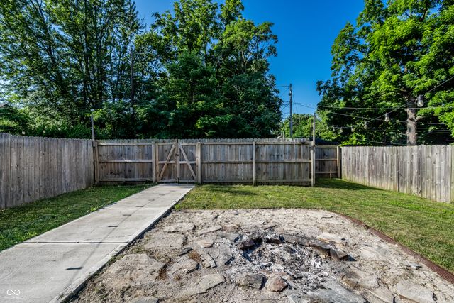 2433 Coyner Avenue, Indianapolis, IN 46218