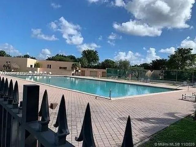 8600 SW 133rd Ave Road 423, Miami, FL 33183