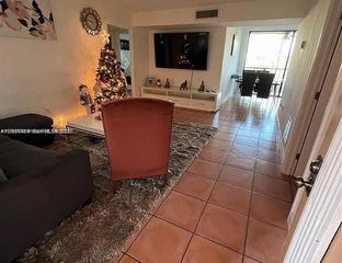 8600 SW 133rd Ave Road 423, Miami, FL 33183