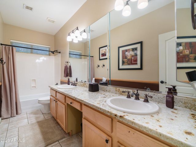 6132 W TOPEKA Drive, Glendale, AZ 85308