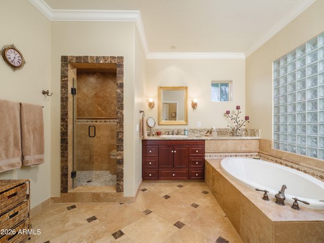 6132 W TOPEKA Drive, Glendale, AZ 85308