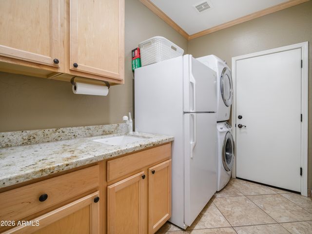 6132 W TOPEKA Drive, Glendale, AZ 85308