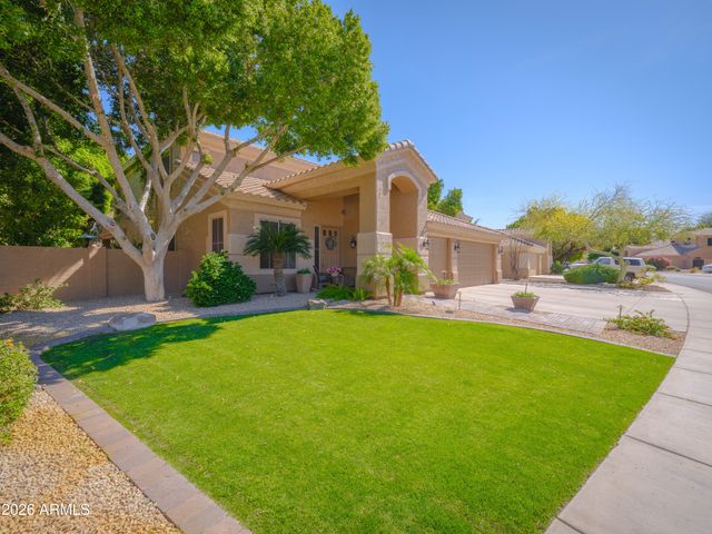 6132 W TOPEKA Drive, Glendale, AZ 85308