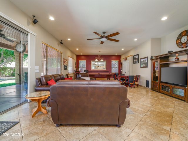 6132 W TOPEKA Drive, Glendale, AZ 85308