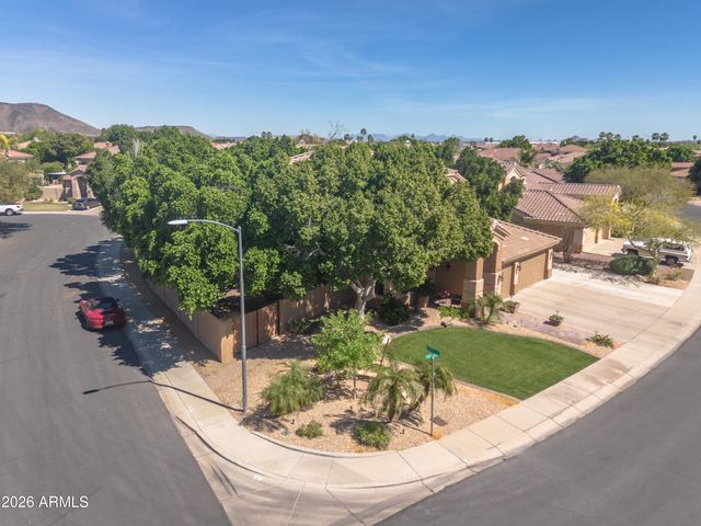 6132 W TOPEKA Drive, Glendale, AZ 85308