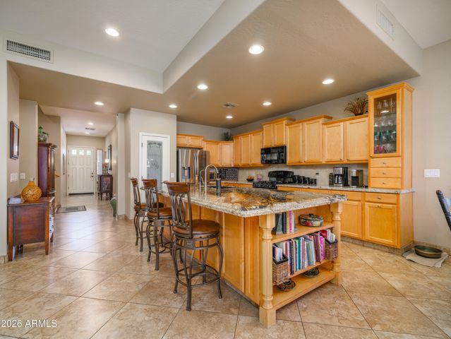 6132 W TOPEKA Drive, Glendale, AZ 85308